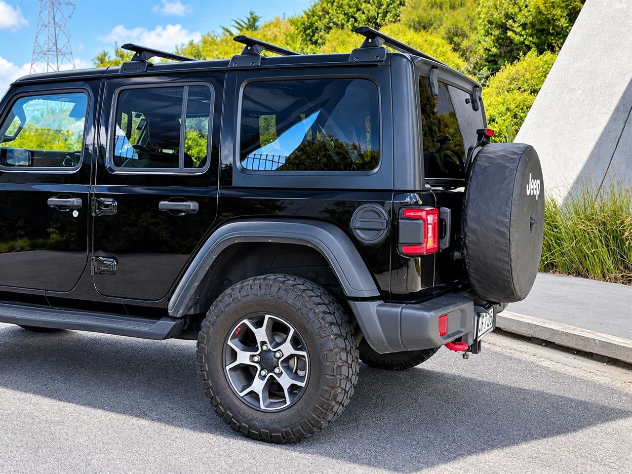 Vehicle image 4