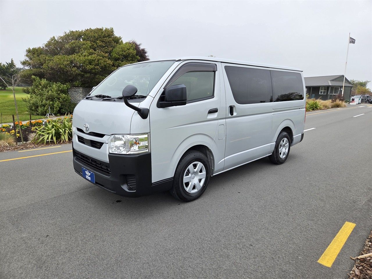 Vehicle image 3