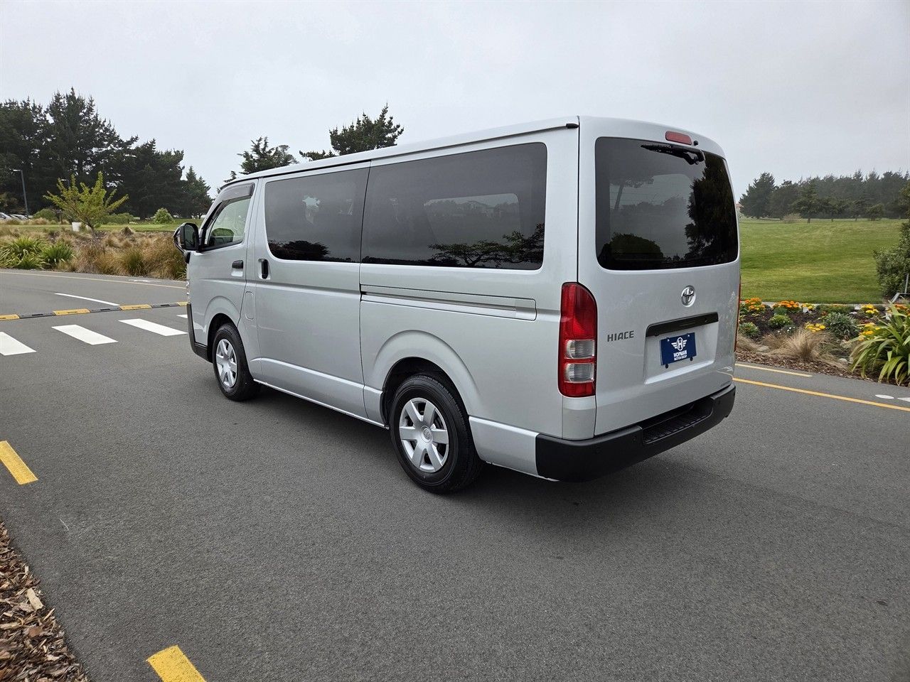Vehicle image 5