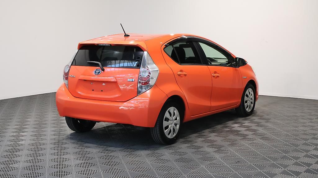 Vehicle image 5