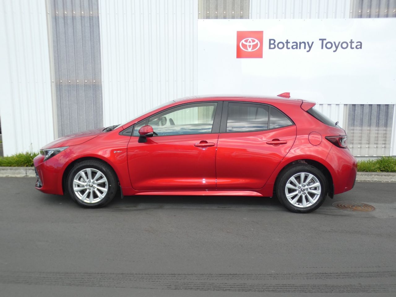 Vehicle image 5