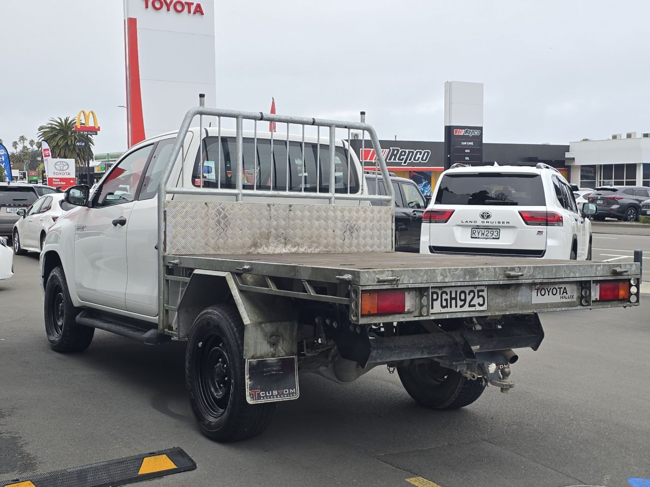 Vehicle image 5