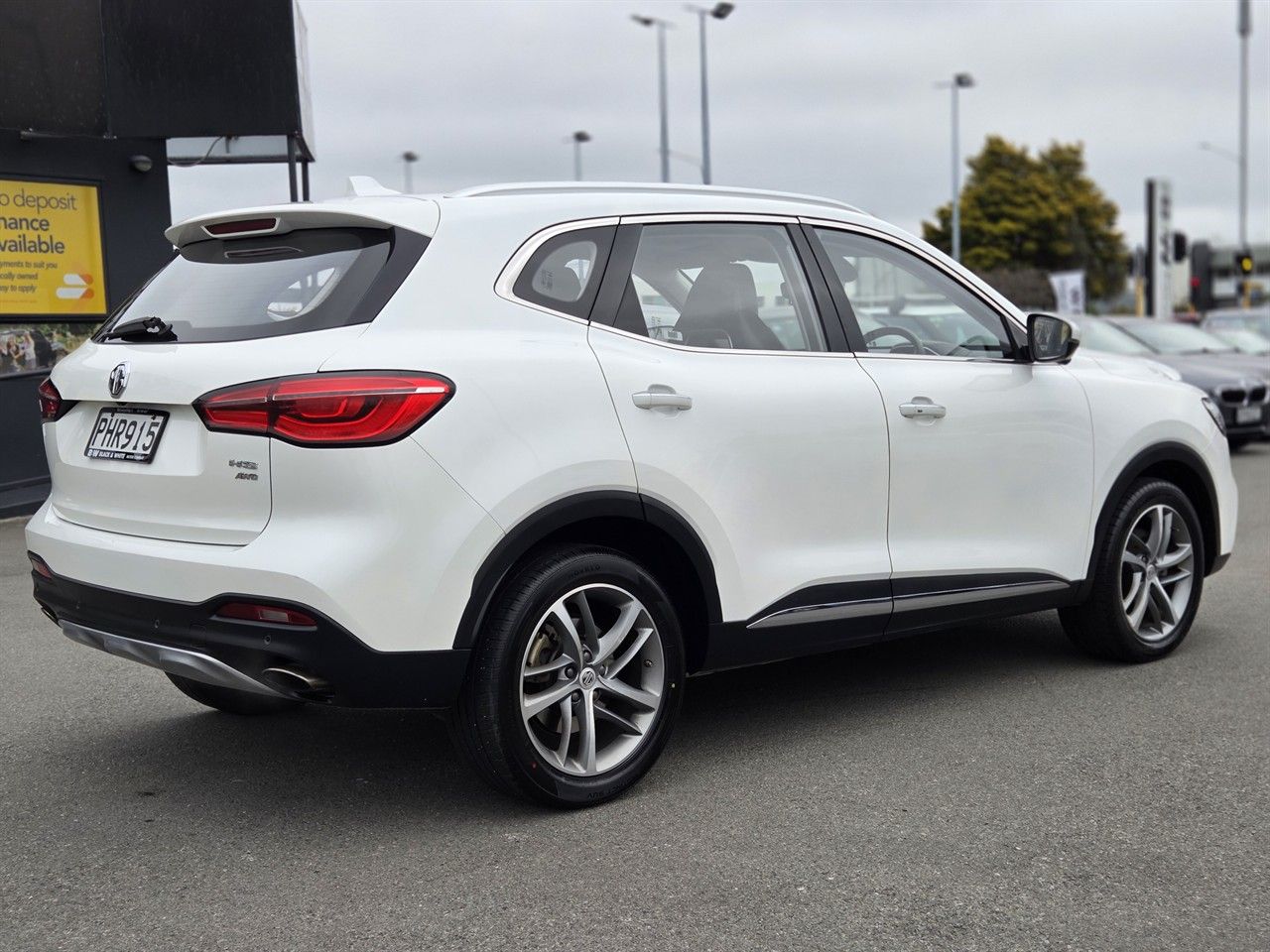 Vehicle image 3