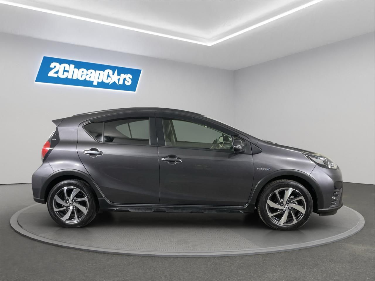 Vehicle image 4