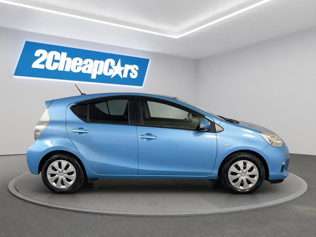 Vehicle image 4