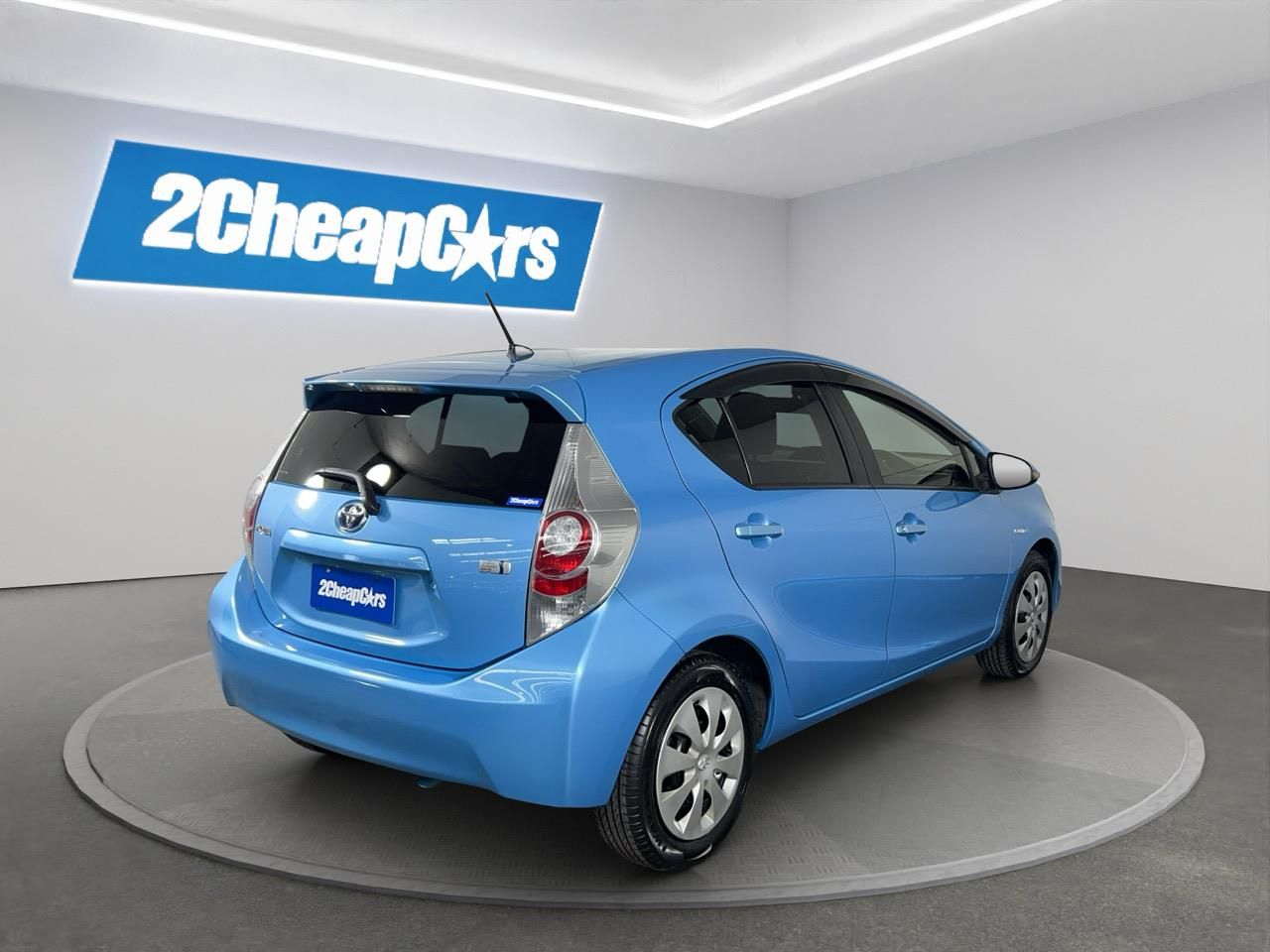 Vehicle image 5