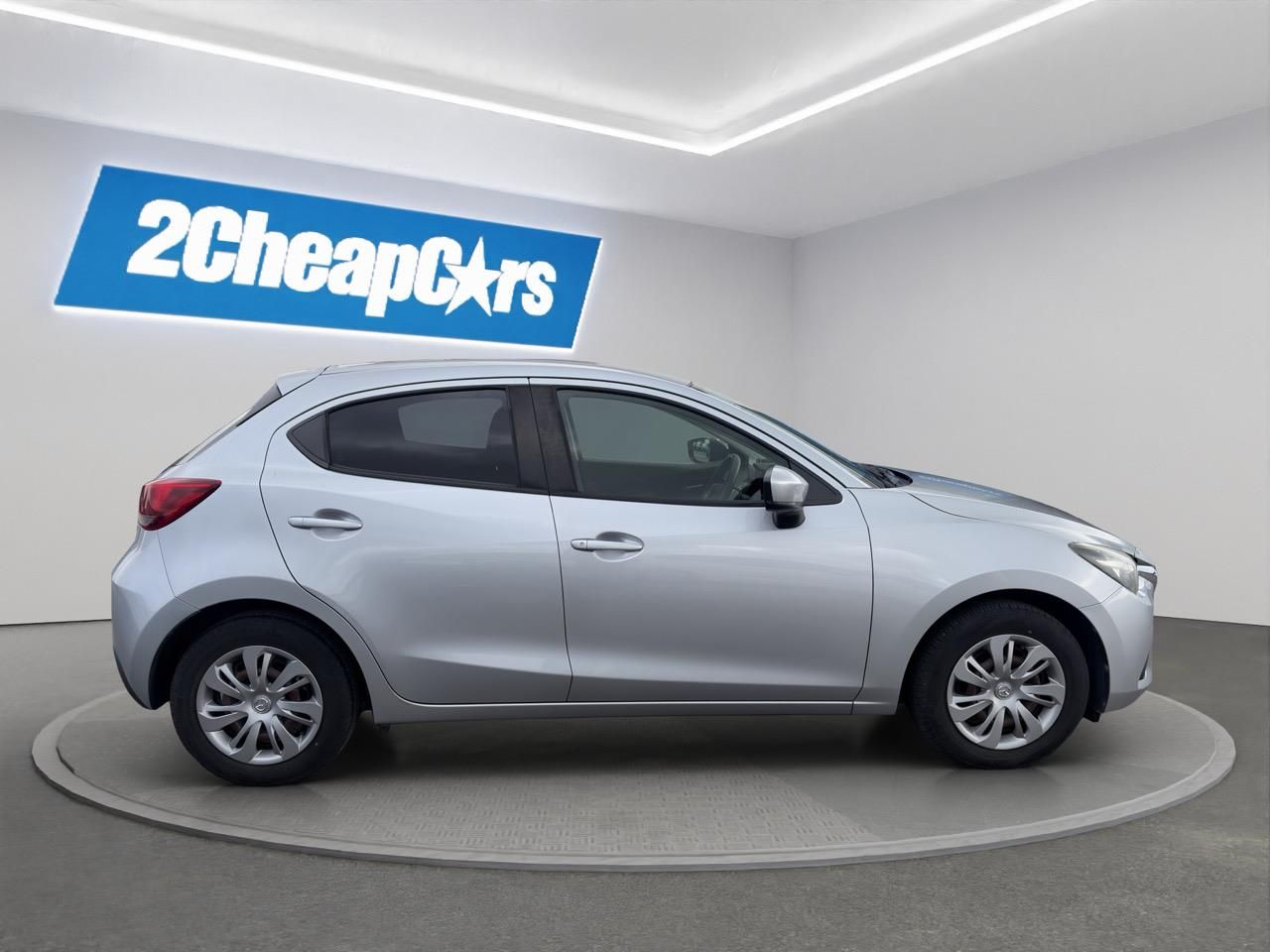 Vehicle image 4