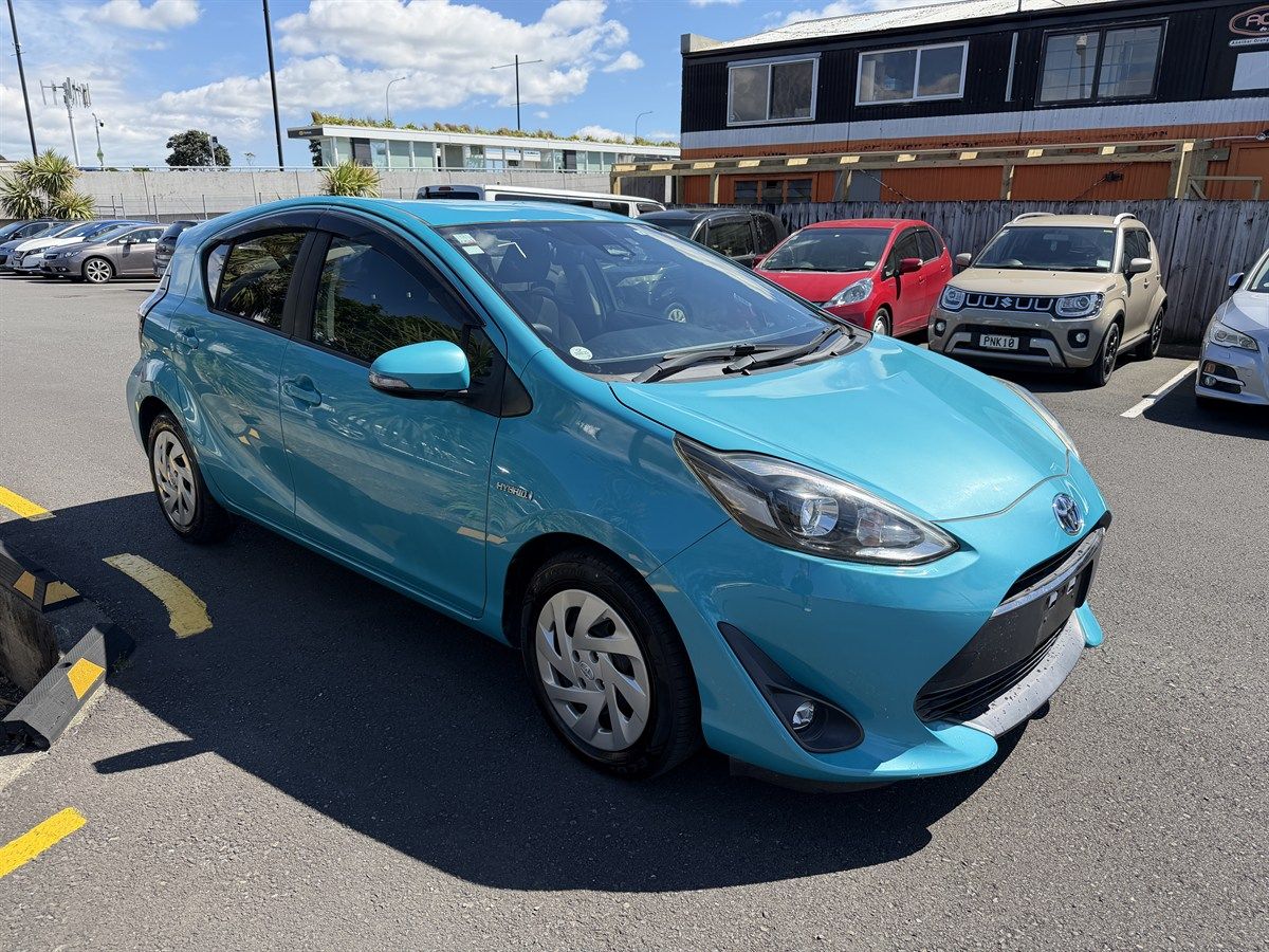 Vehicle image 3