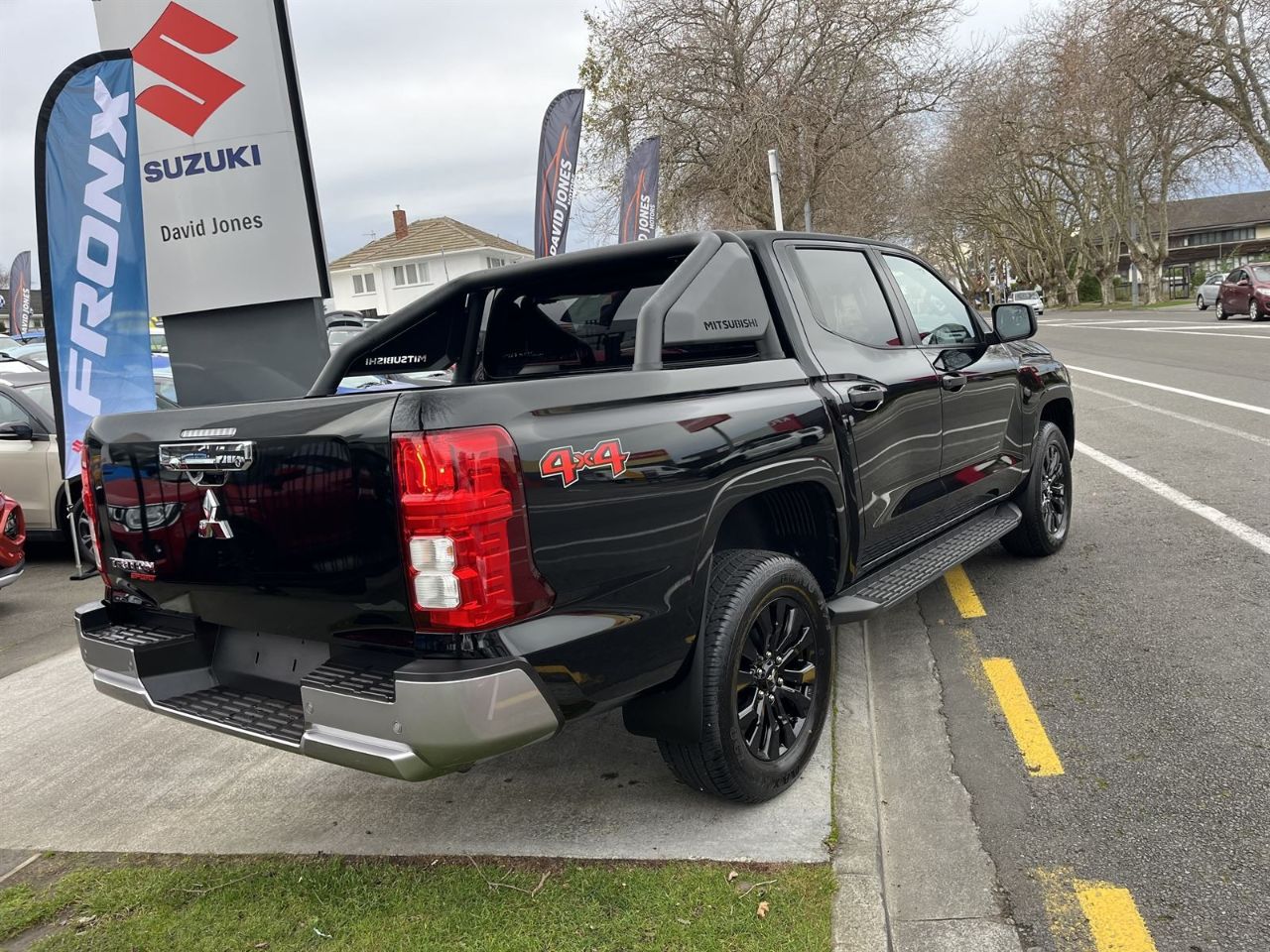 Vehicle image 5