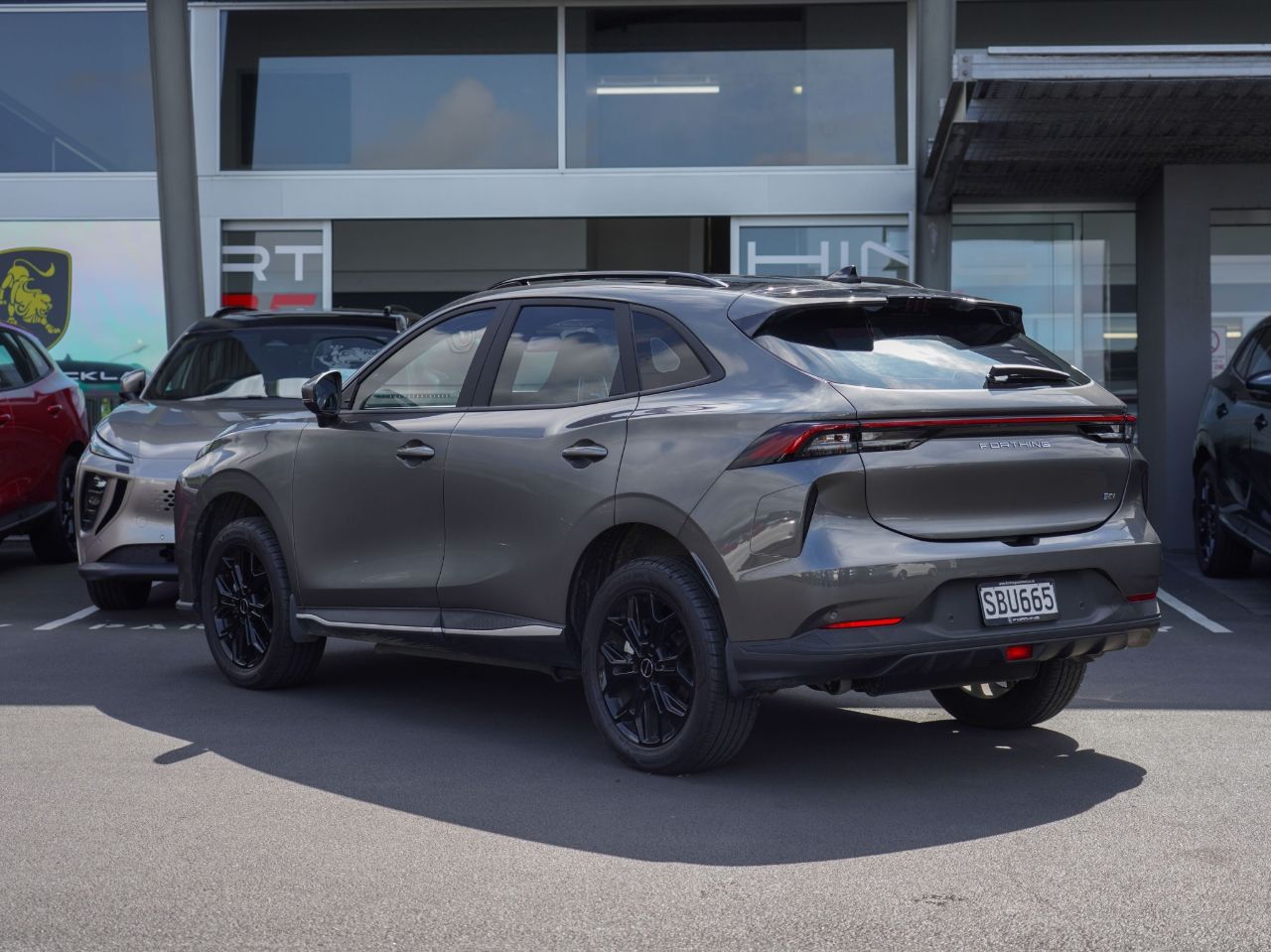 Vehicle image 5