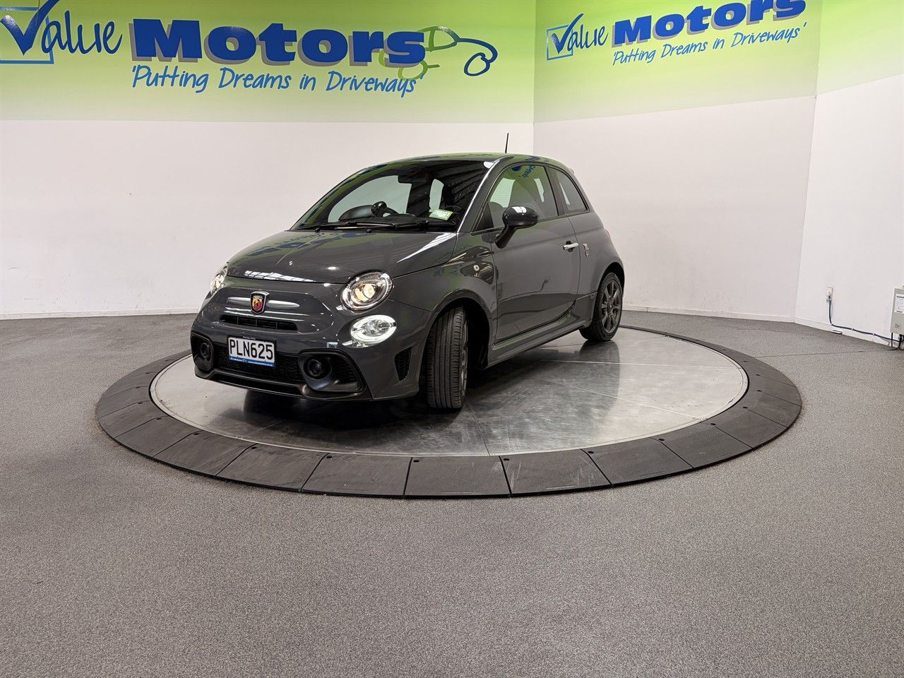 Vehicle image 3
