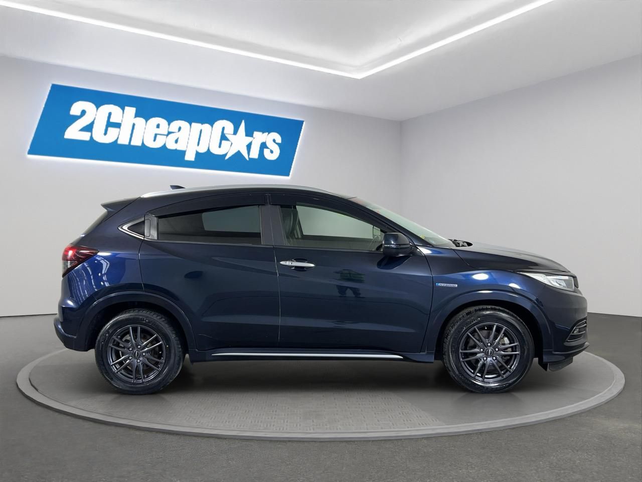 Vehicle image 4