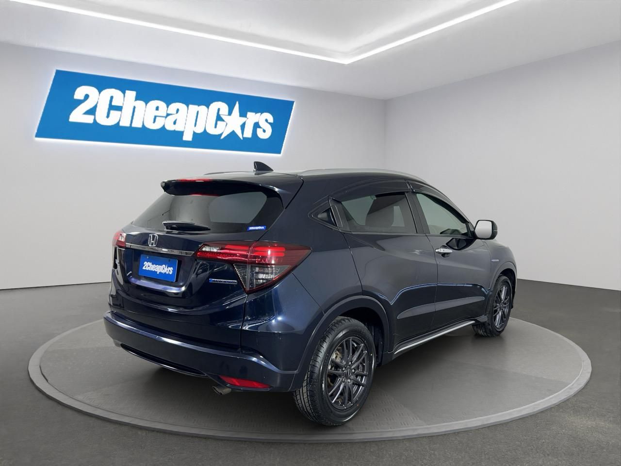 Vehicle image 5