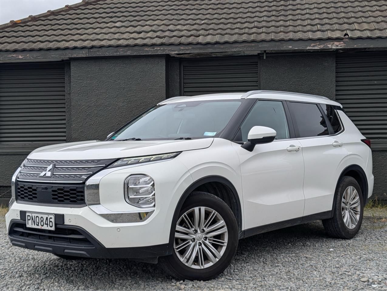 Vehicle image 4