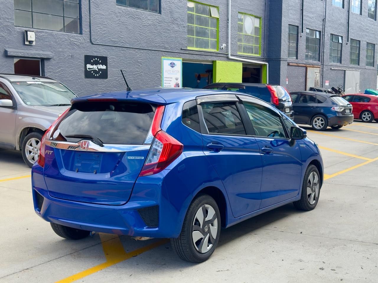 Vehicle image 5
