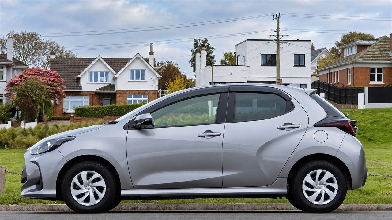 Vehicle image 5