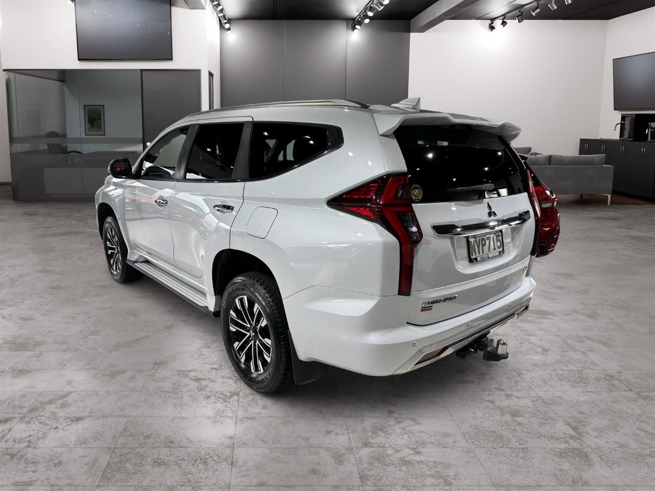 Vehicle image 4