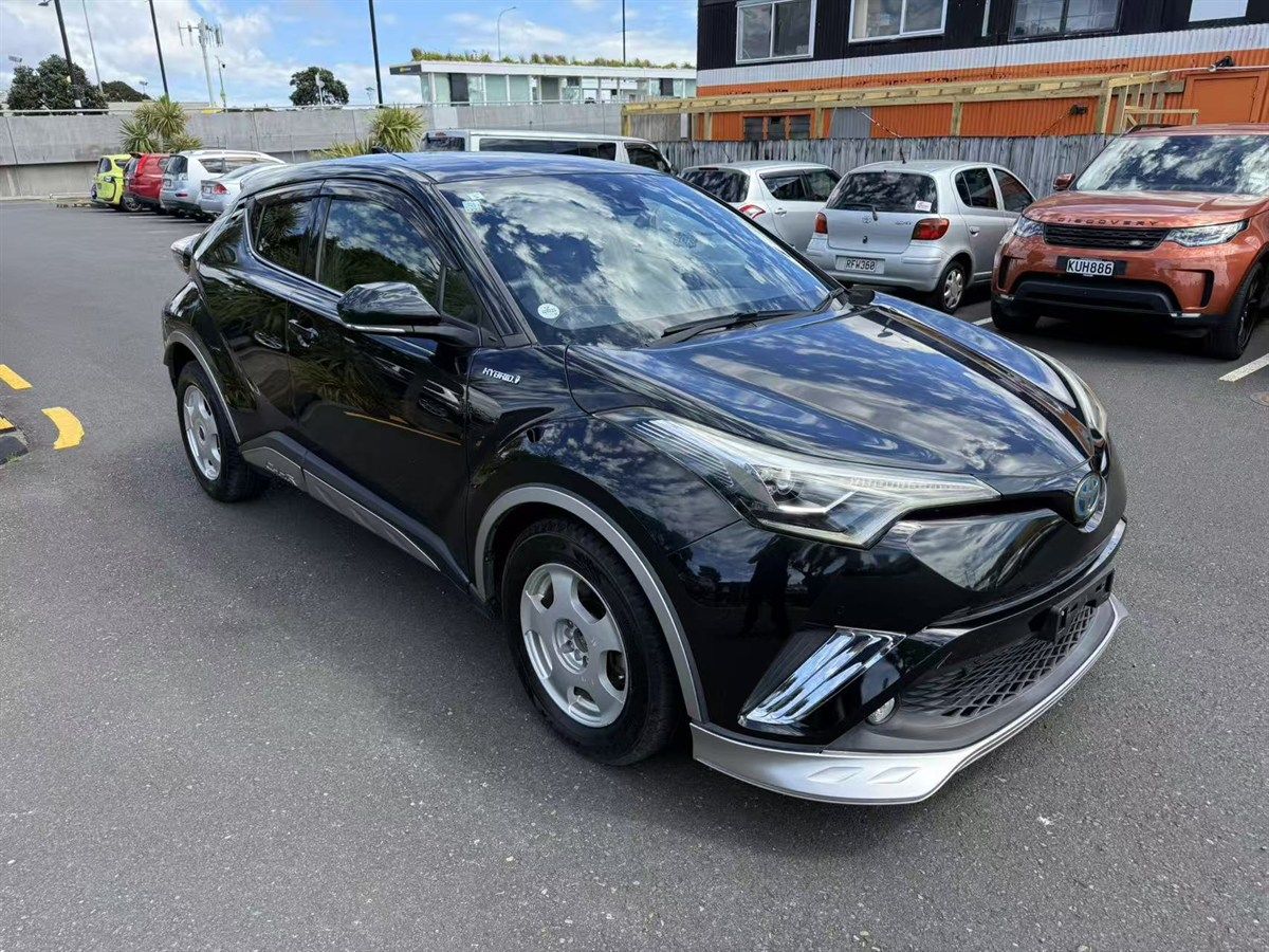 Vehicle image 3