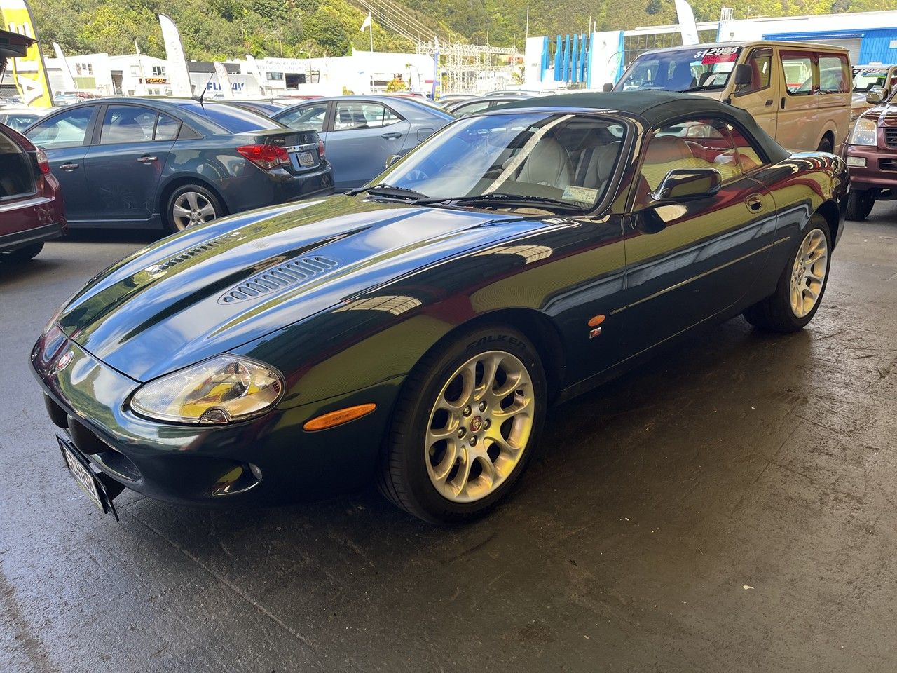 Vehicle image 3