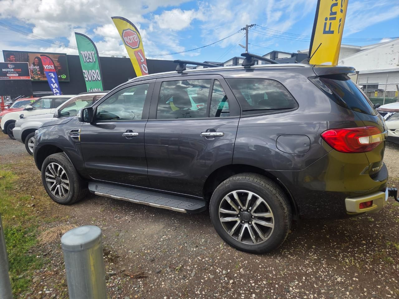 Vehicle image 3