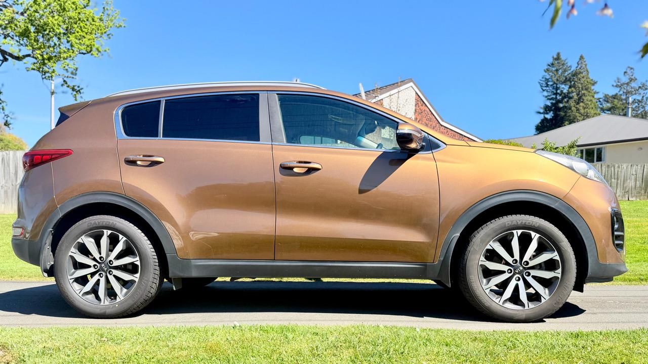 Vehicle image 4