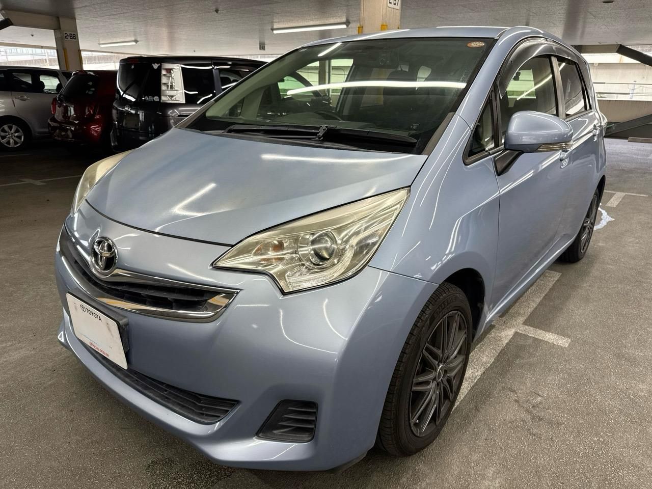 Vehicle image 4