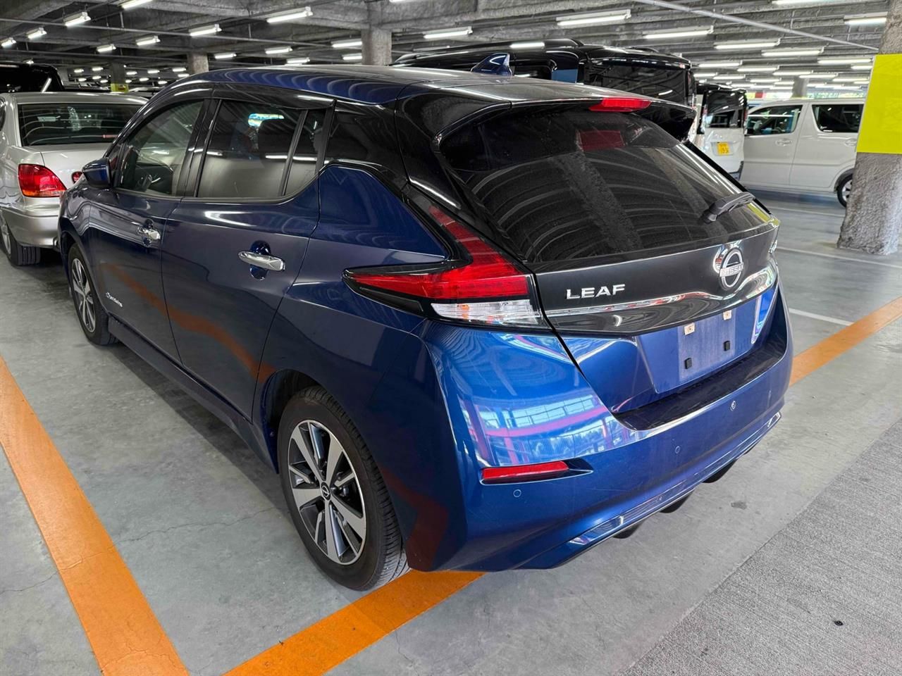 Vehicle image 4