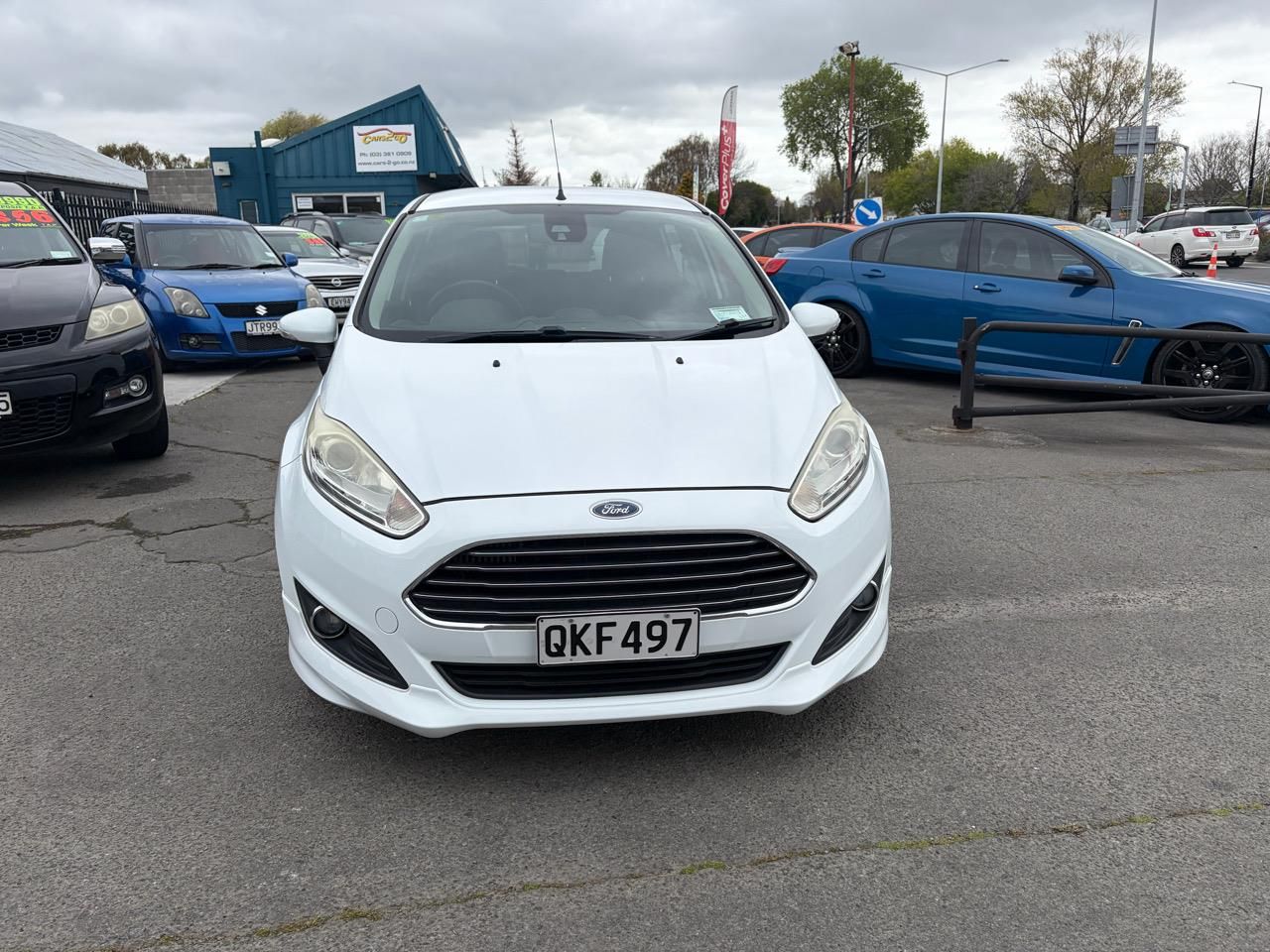 Vehicle image 3