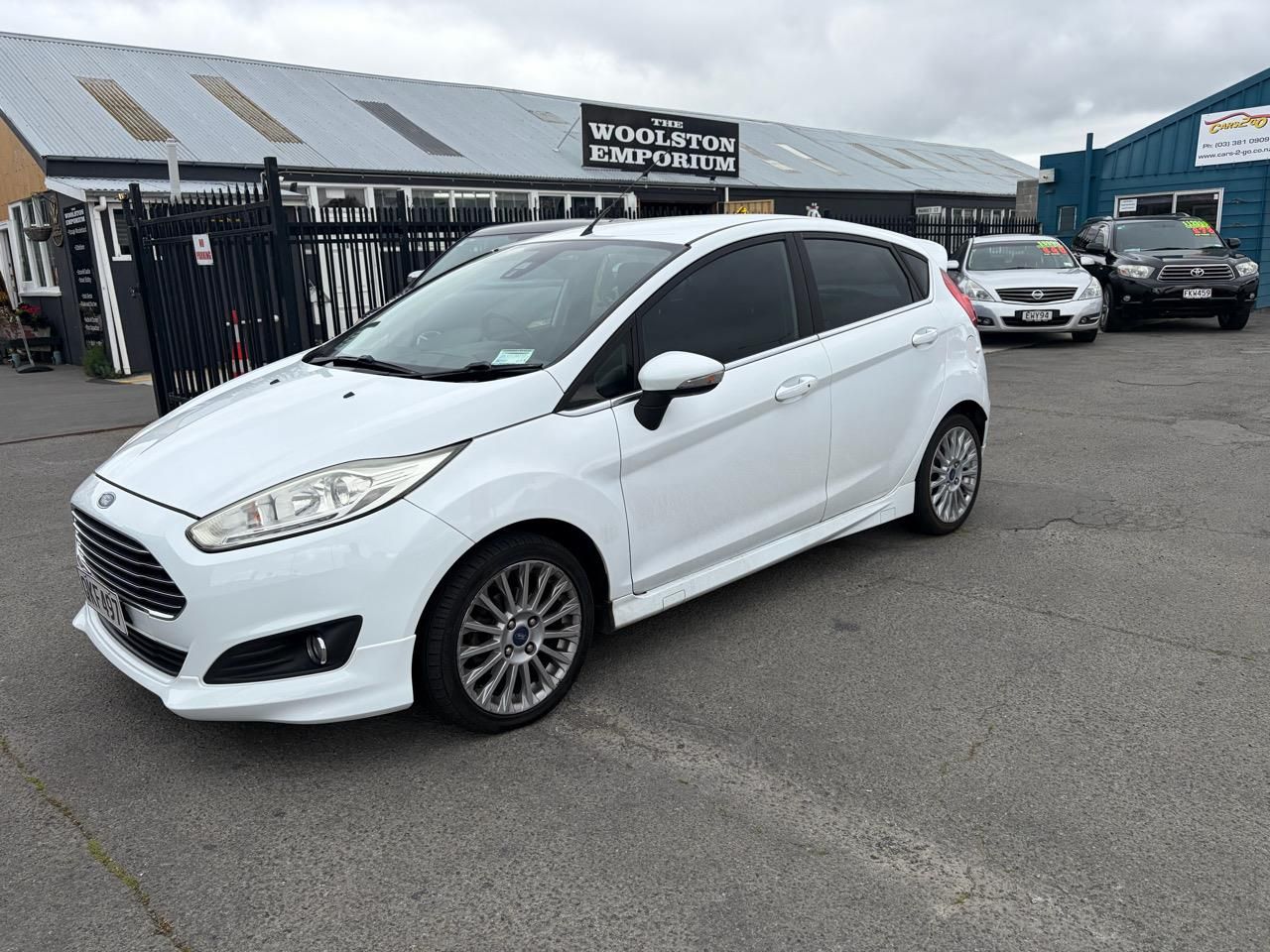 Vehicle image 4