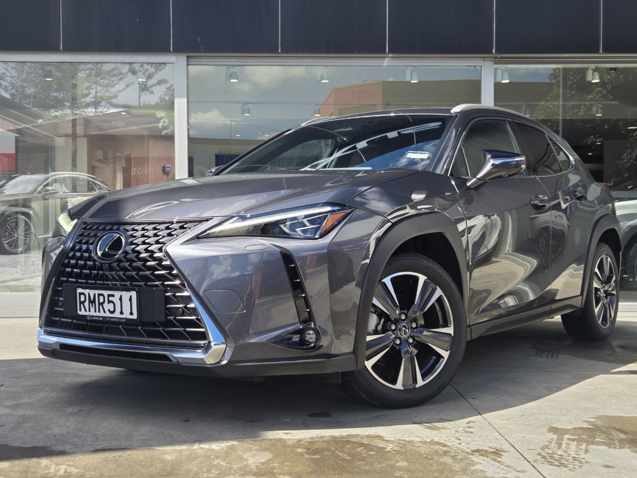 Vehicle image 3
