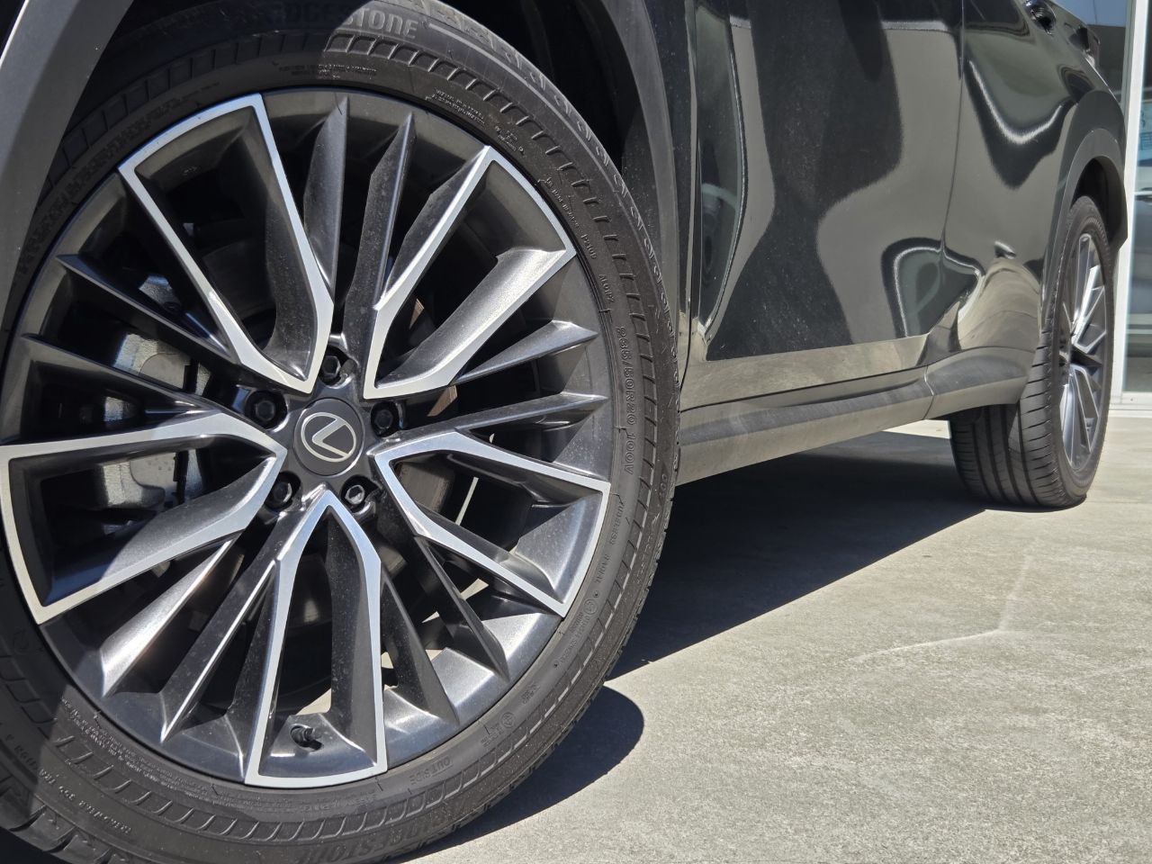 Vehicle image 4