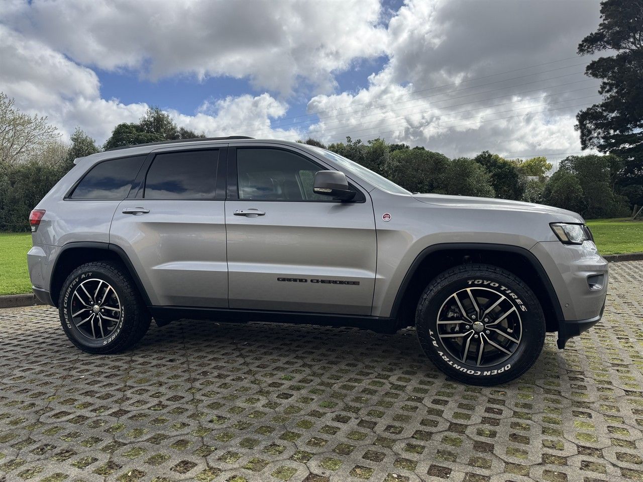 Vehicle image 4