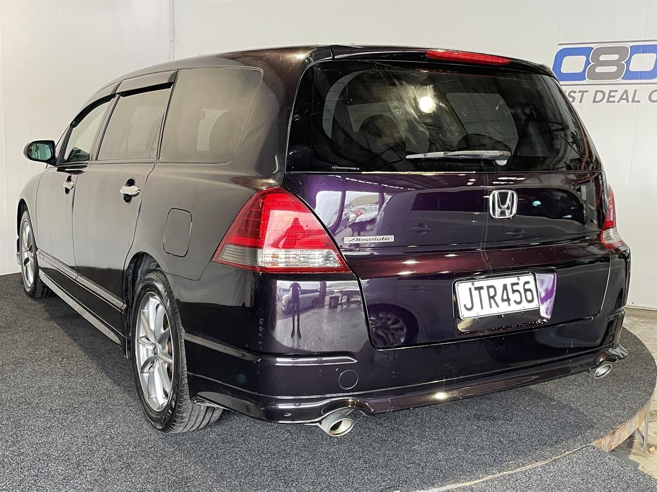 Vehicle image 4