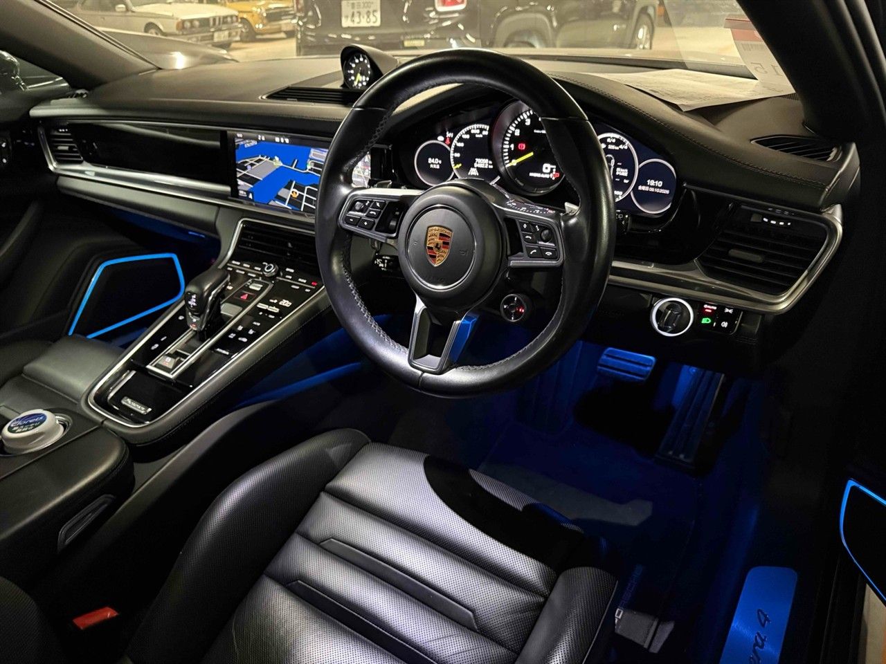 Vehicle image 4