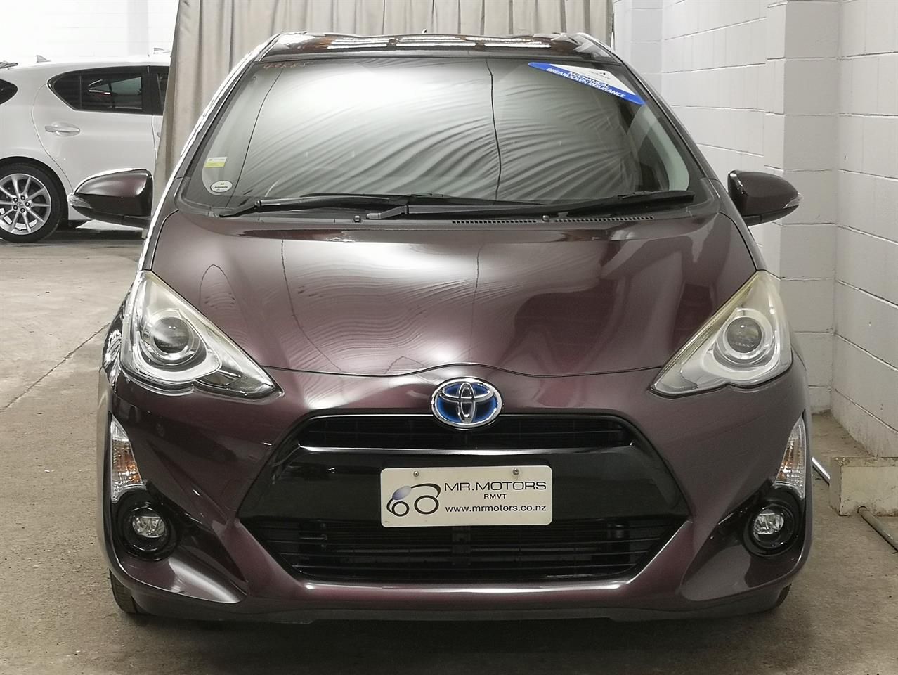 Vehicle image 4