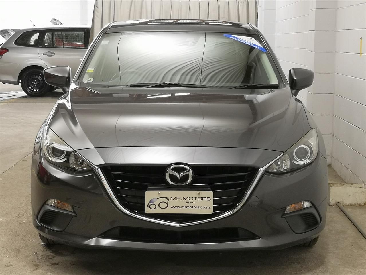 Vehicle image 4
