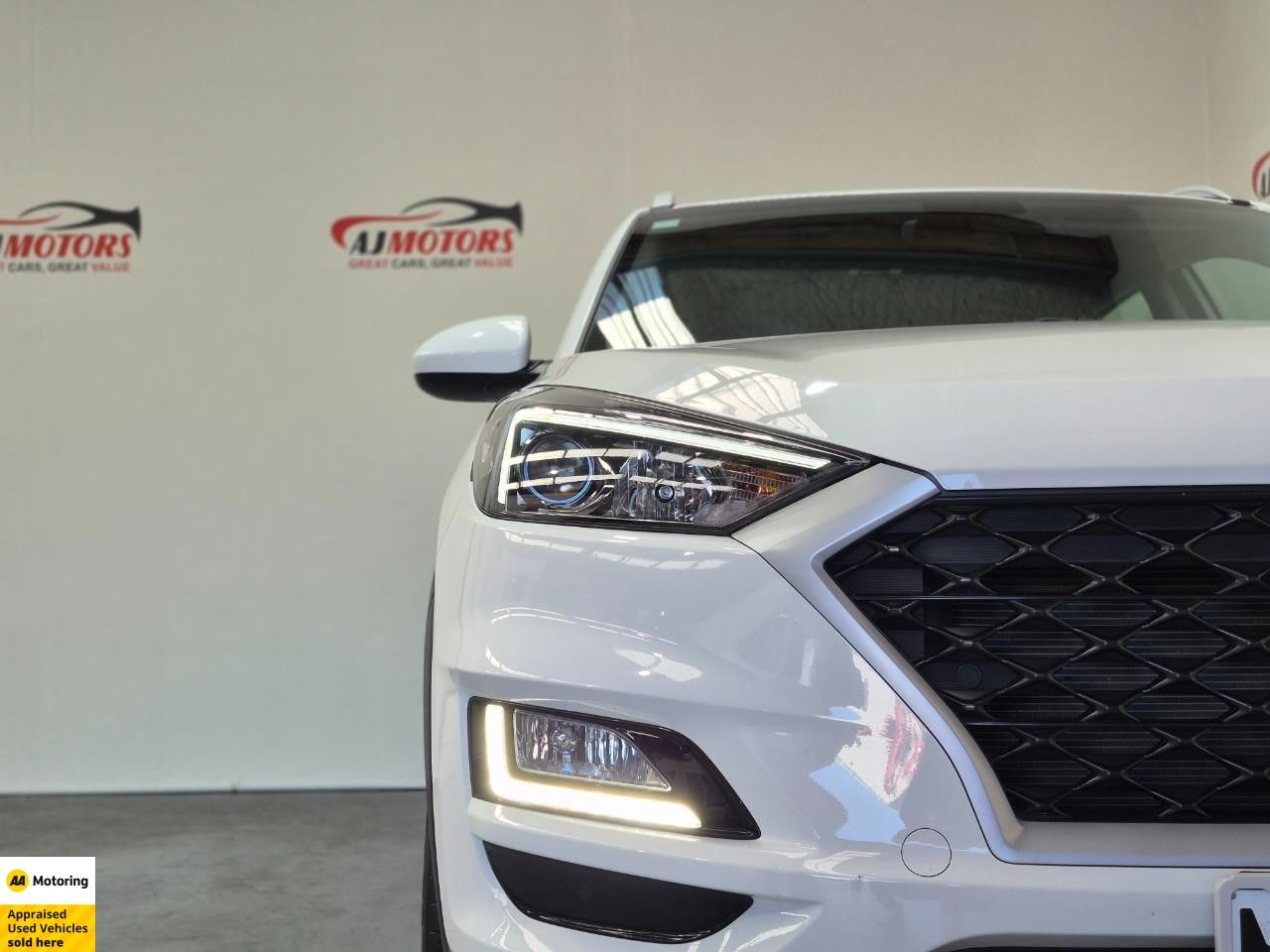 Vehicle image 5