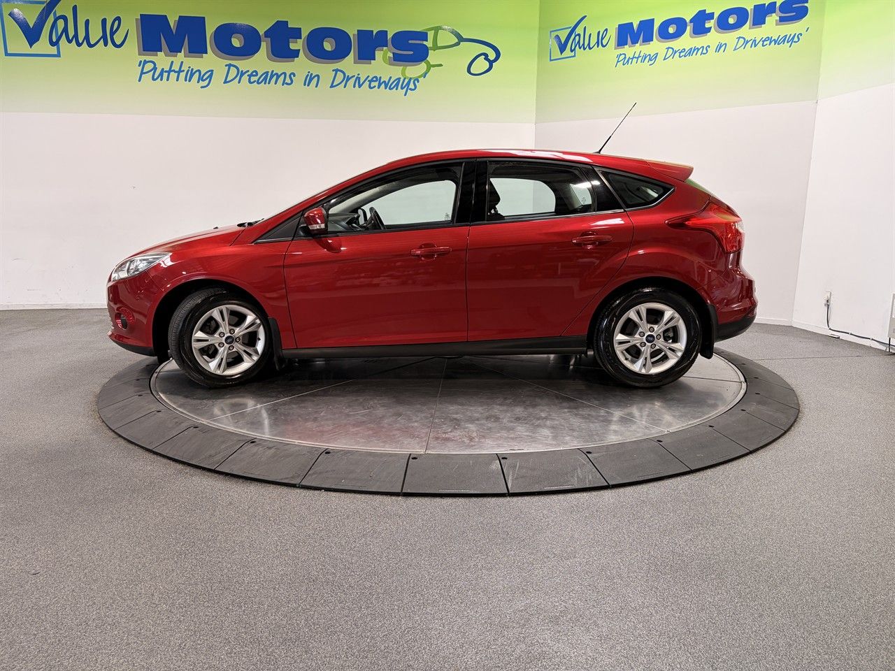 Vehicle image 4