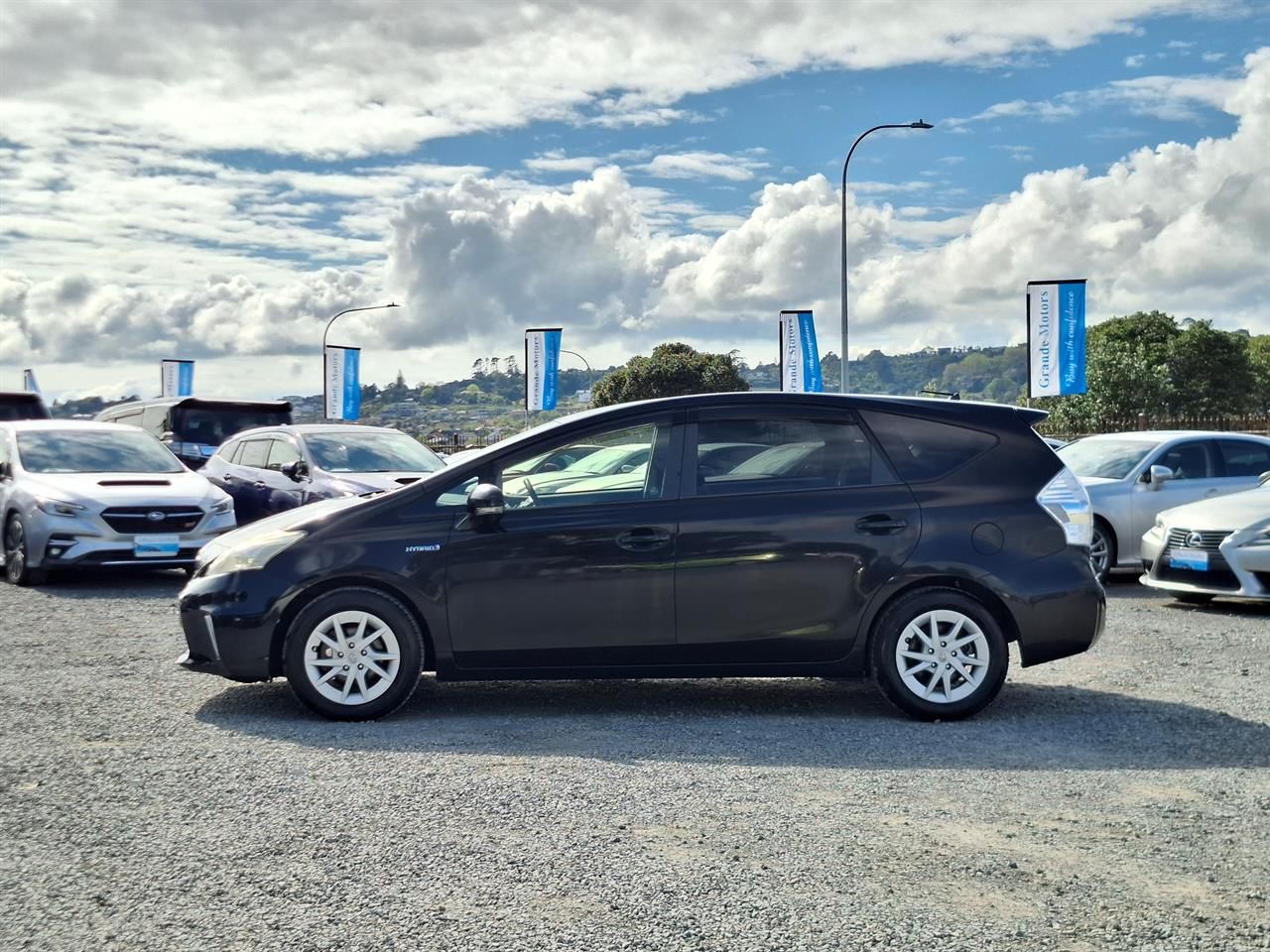 Vehicle image 4