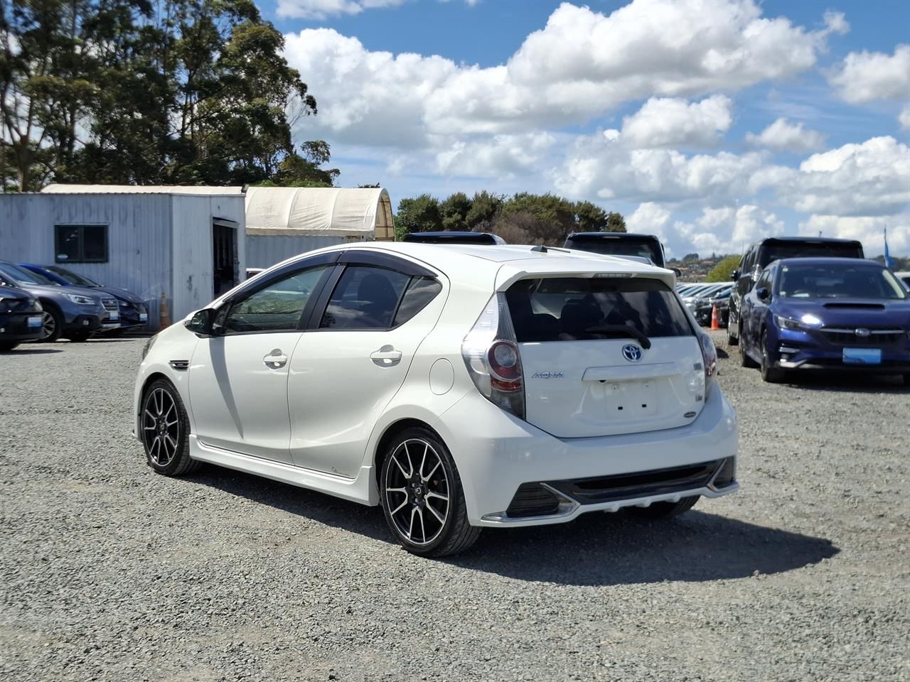 Vehicle image 5