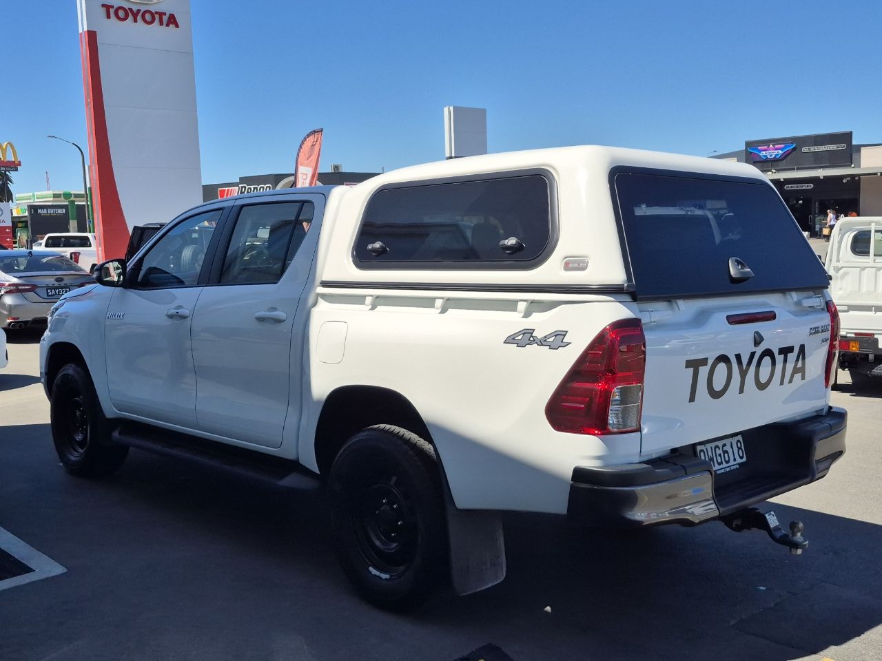 Vehicle image 5