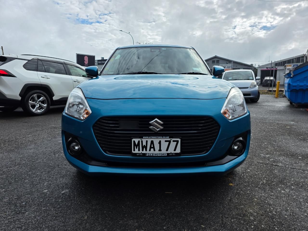 Vehicle image 3