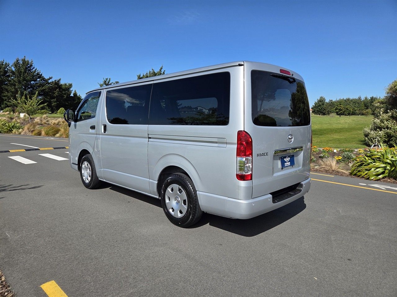 Vehicle image 5