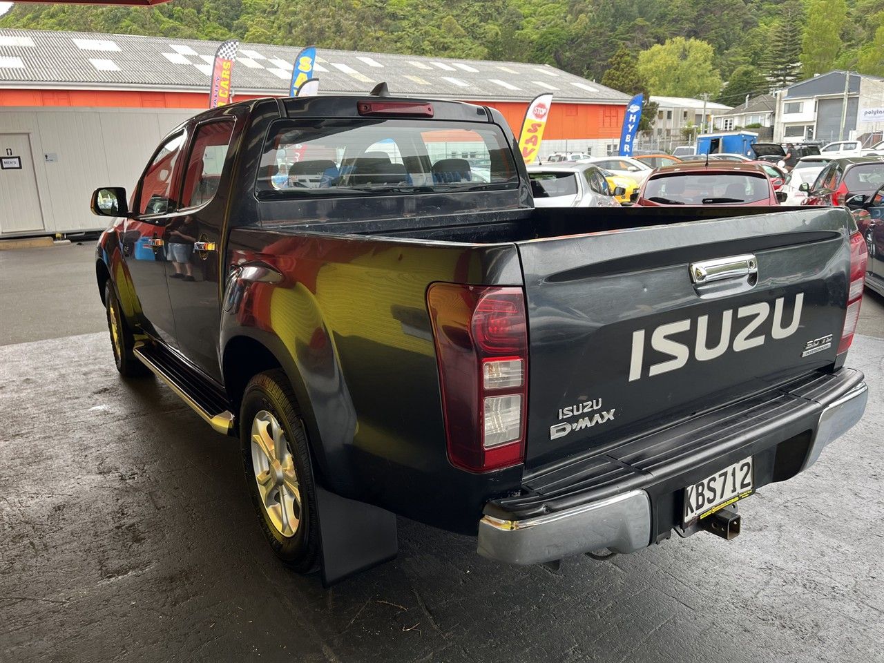 Vehicle image 4