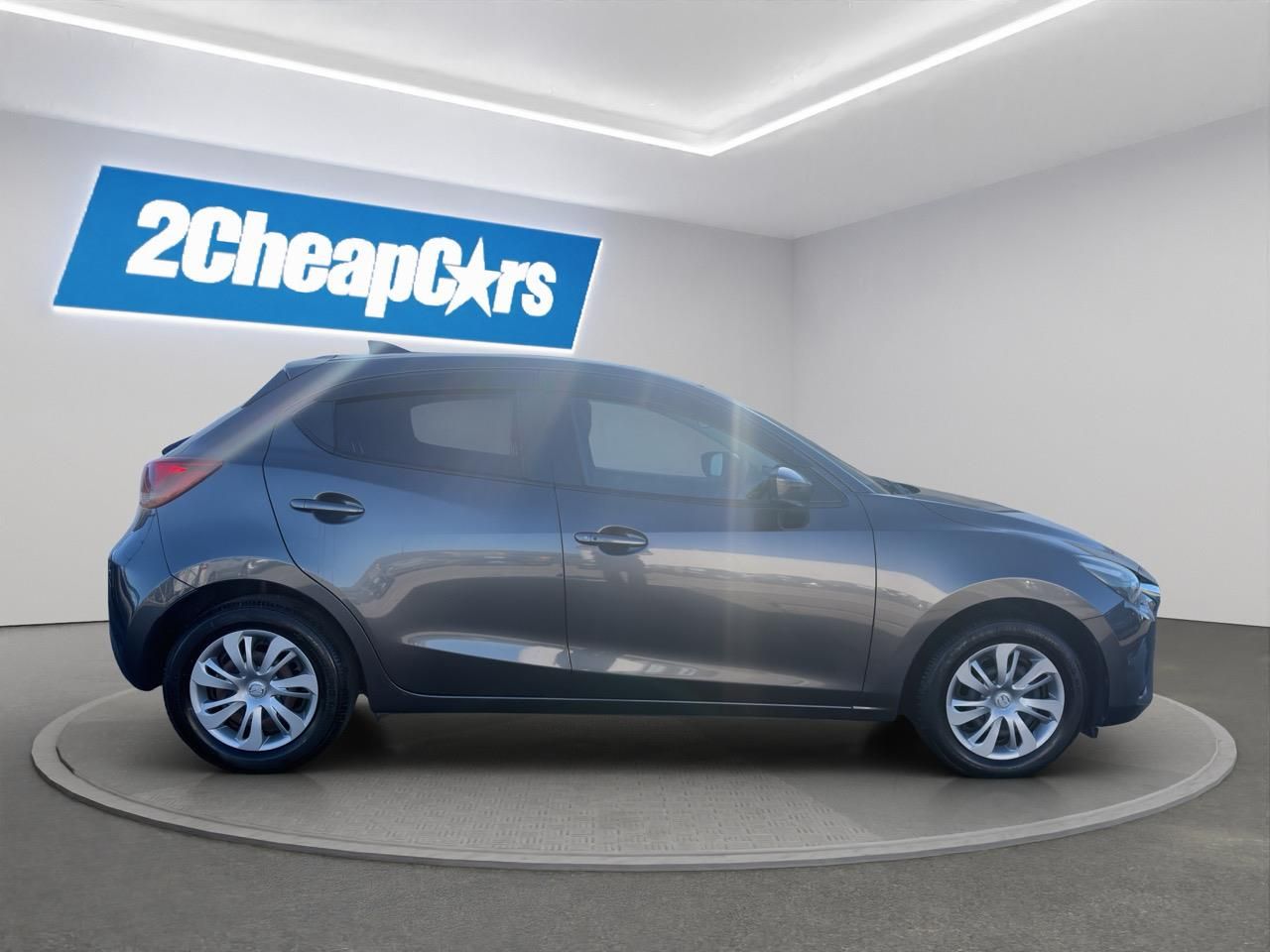 Vehicle image 4