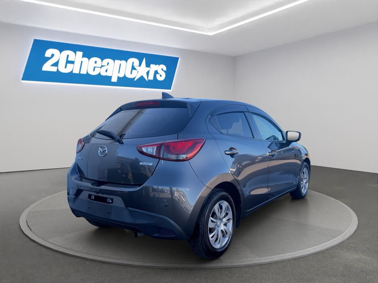 Vehicle image 5