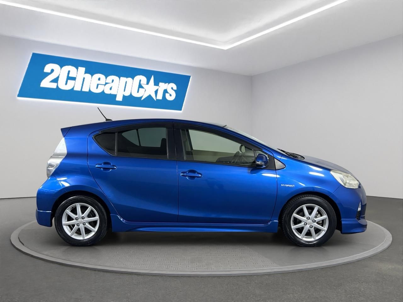 Vehicle image 4