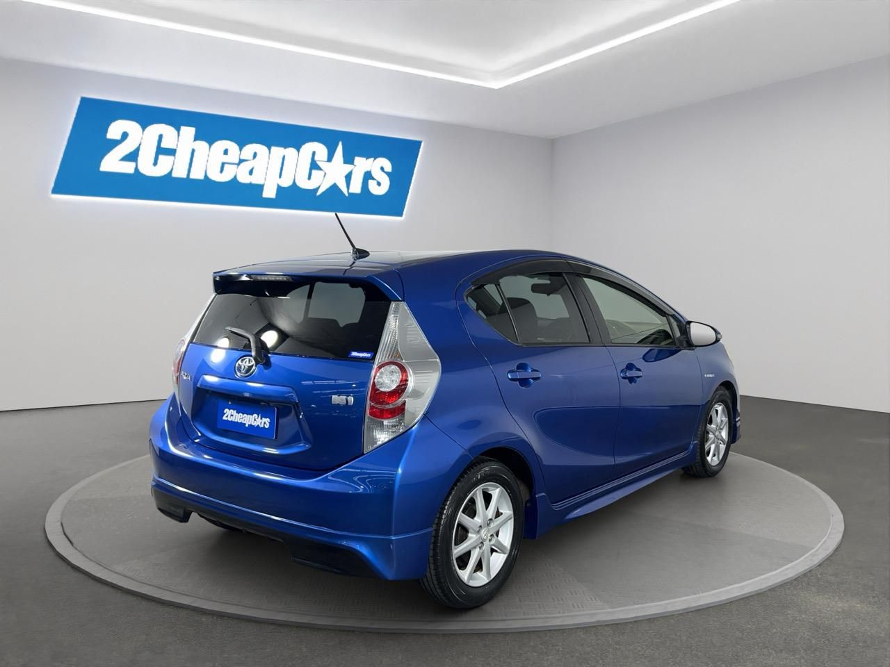Vehicle image 5
