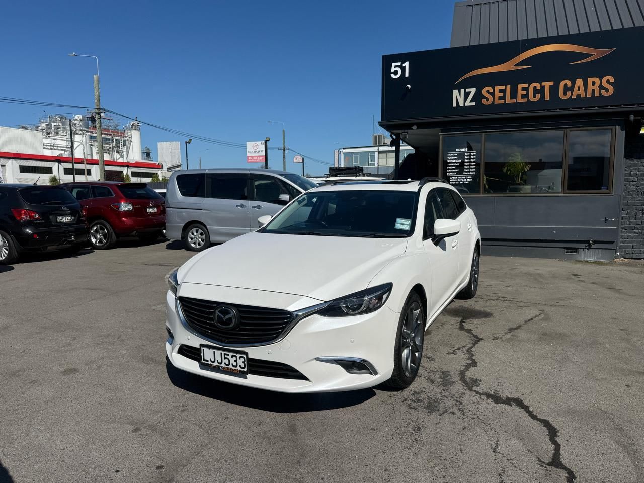 Vehicle image 3