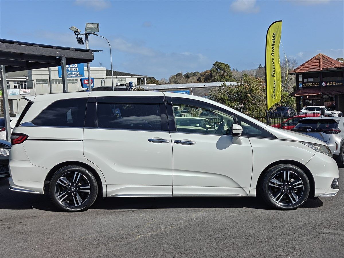 Vehicle image 3